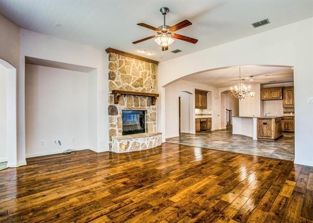 Foto del edificio - 935 Crestmoor Dr