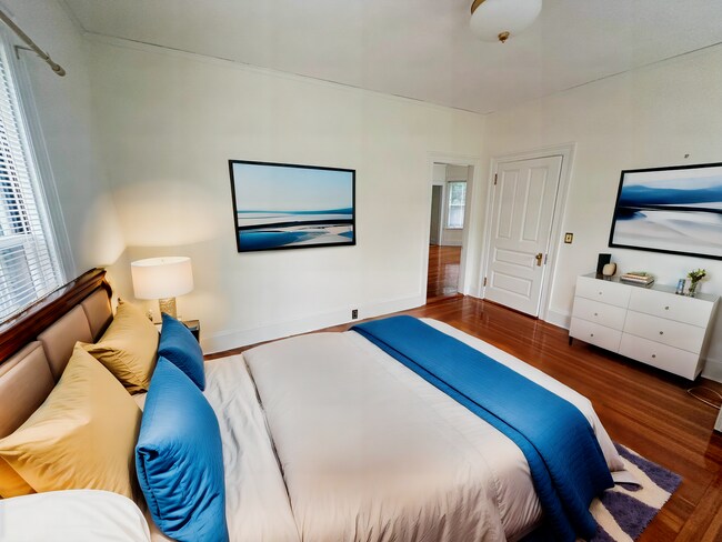 Bedroom 1 - virtual staging - 161 Bowen St