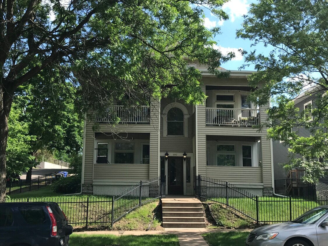 1042 Dayton Ave, Saint Paul, MN 55104 Apartments in Saint Paul, MN