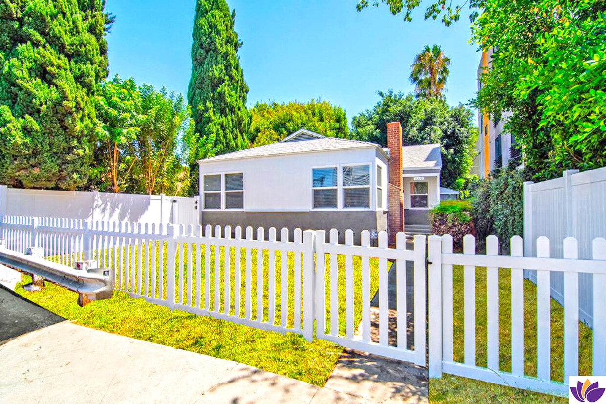 Primary Photo - 11250 Mississippi Ave