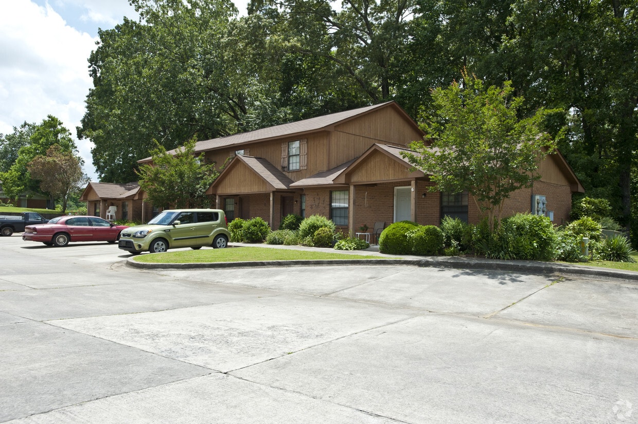 Primary Photo - Dawsonville Apartments