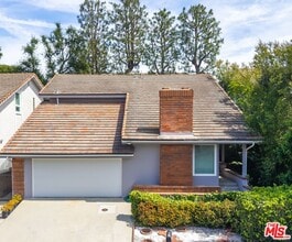 Building Photo - 10227 Autumn Leaf Cir