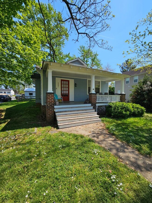 Foto del edificio - 3BR/1.5 BA Single-Story Home - Large Yard ...