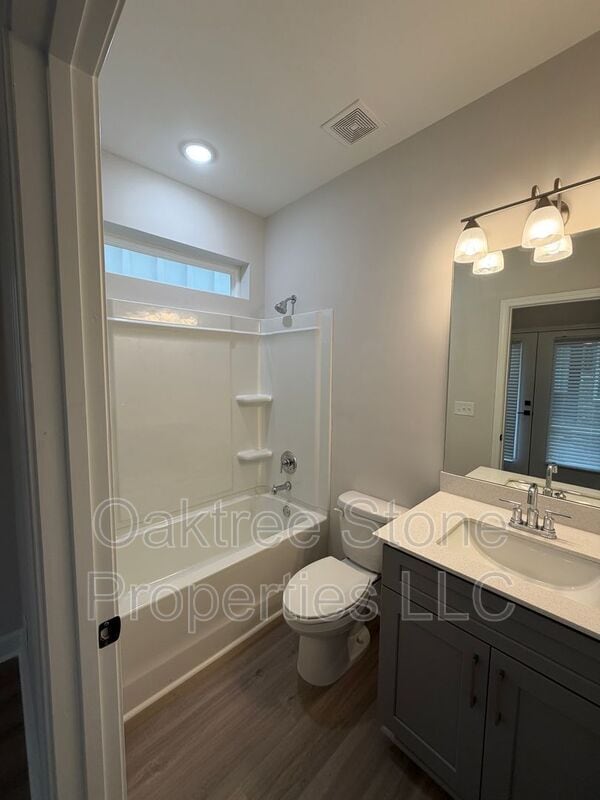 Building Photo - 2589 Ocean Dr NW