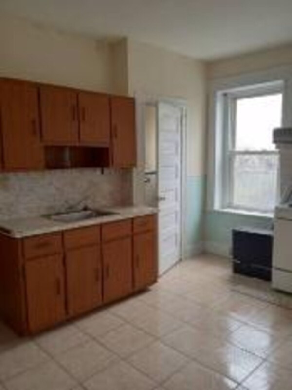 Foto principal - 645 Ferry St