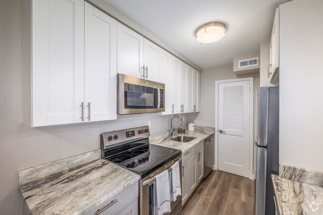 1BR, 1BA - 663SF - Kitchen - Renaissance Hills