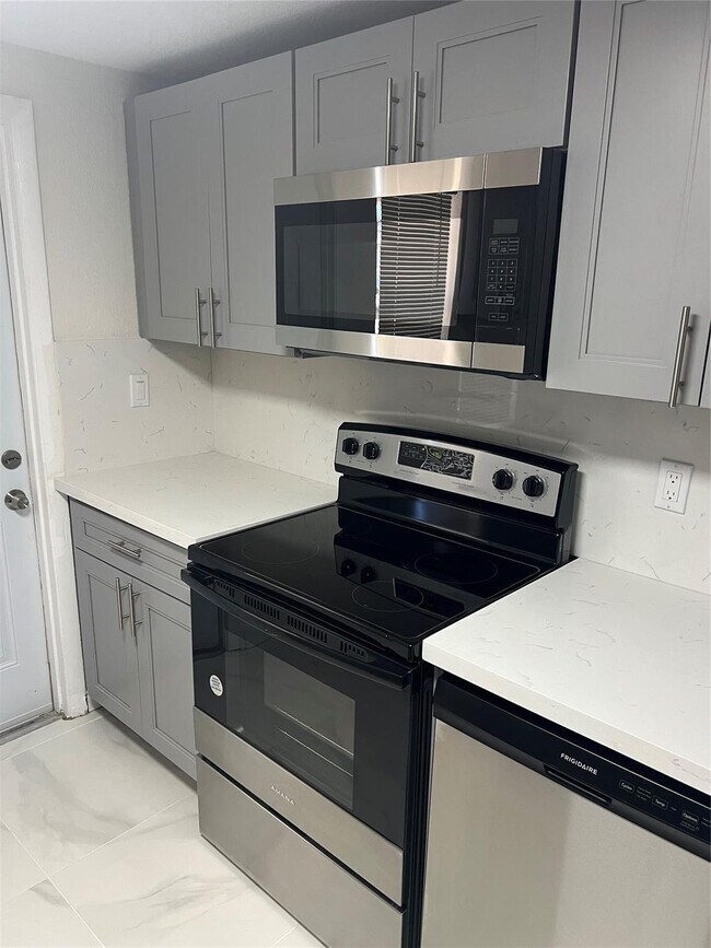 Foto del edificio - 8705 NW 38th Dr