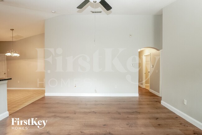 Foto del edificio - 3470 Heath Dr