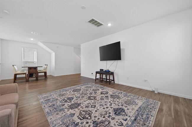 Foto del edificio - 7326 Madison Cmns Ln