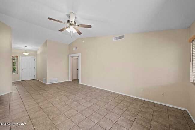 Foto del edificio - 3067 W Country Hill Dr