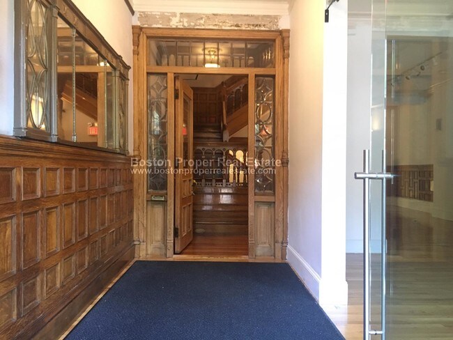 Foto del edificio - 218 Newbury St