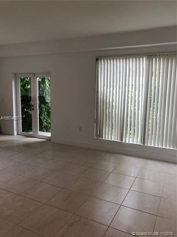 Foto del edificio - 1710 Mayo St