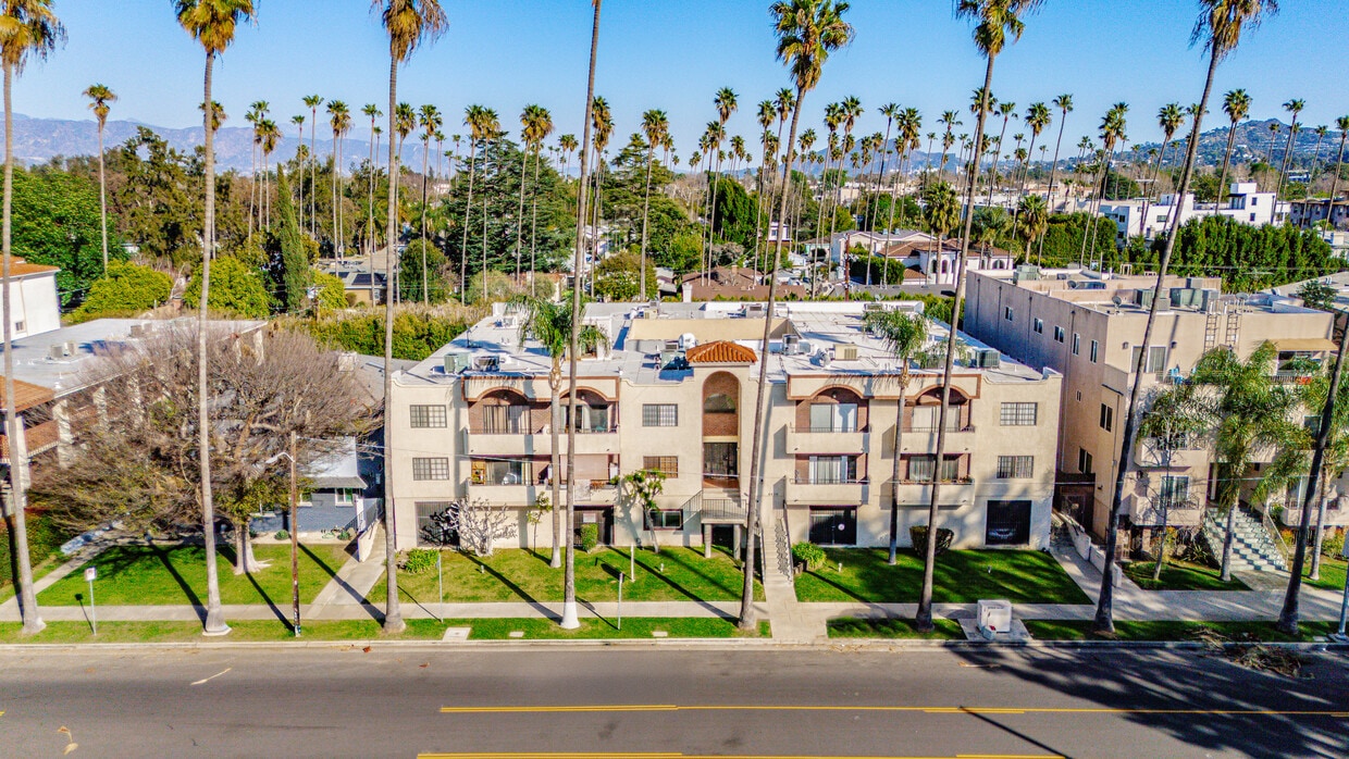 Photo - Spacious 2 Bedroom 2 Bathroom unit in Sherman Oaks