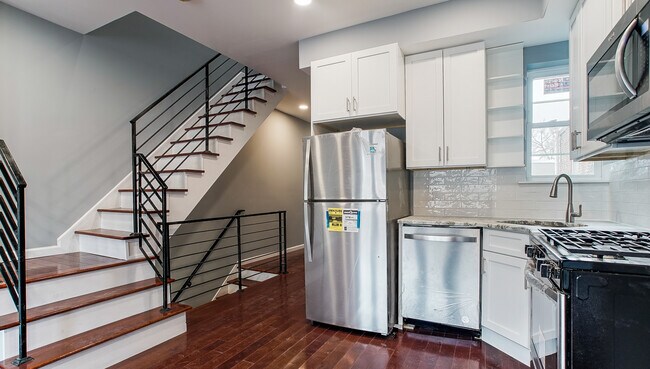 Building Photo - 212 S 50th St