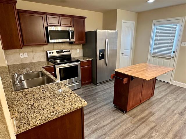 Foto del edificio - 1052 Decker Dr