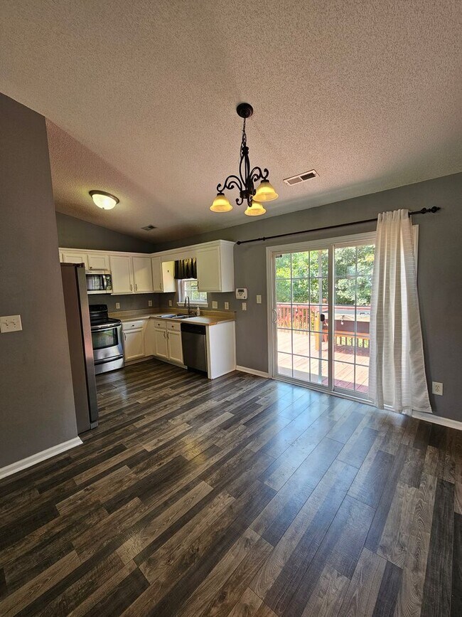 Foto del edificio - 3 Bedroom 2 Bath Richlands Home for Rent