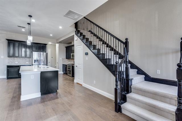 Building Photo - 1058 Atherton Pl