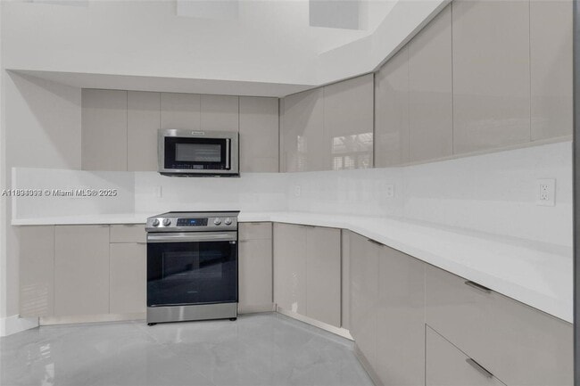 Photo - 2553 E Bay Dr House