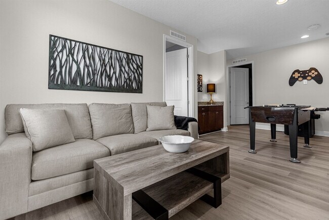 Foto del edificio - 7739 Graben St