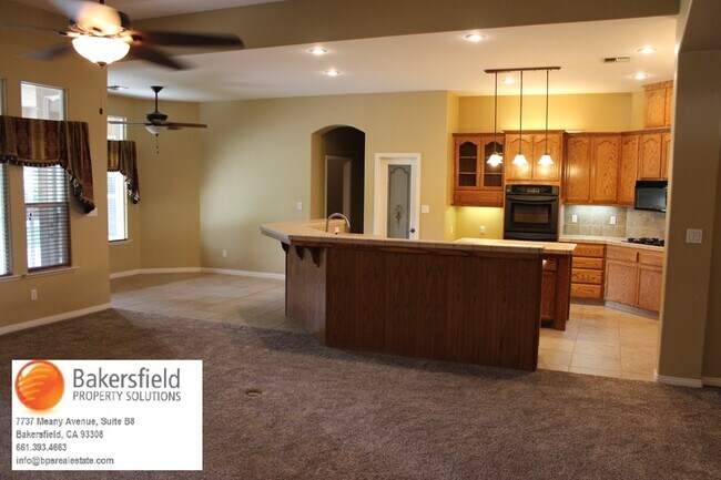 Building Photo - 4115 Rock Lake Dr