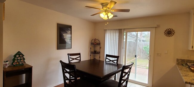 Building Photo - 448 Spinnaker Way