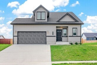 Building Photo - 2111 Ireland Wy