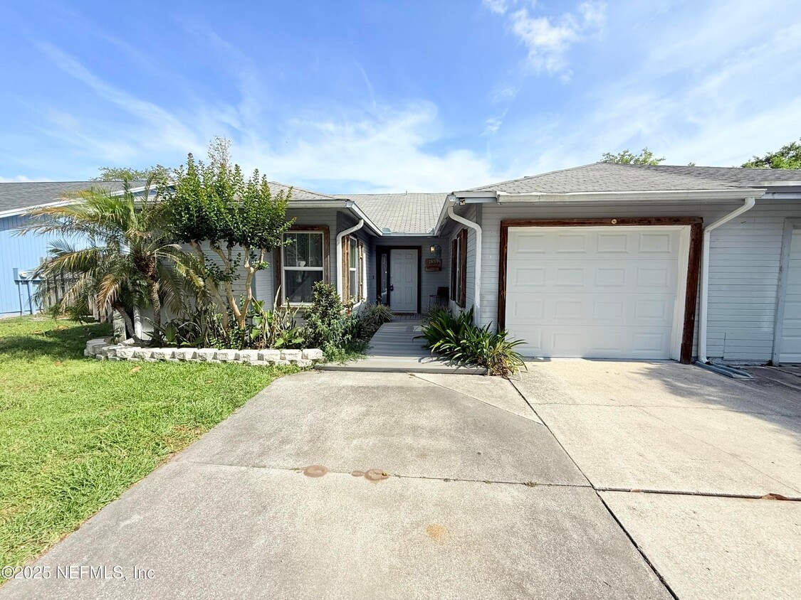 Primary Photo - 14349 Courtney Woods Ln