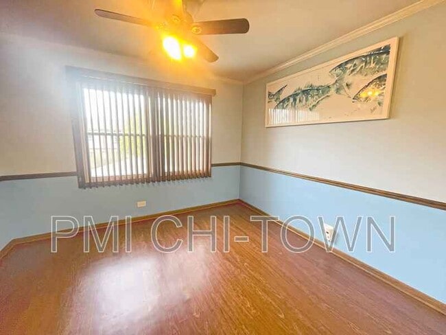 Building Photo - 1004 E Callero Cir