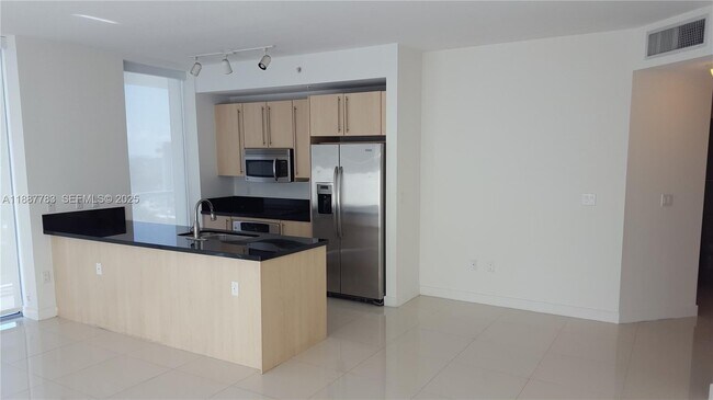 Foto del edificio - 79 SW 12th St