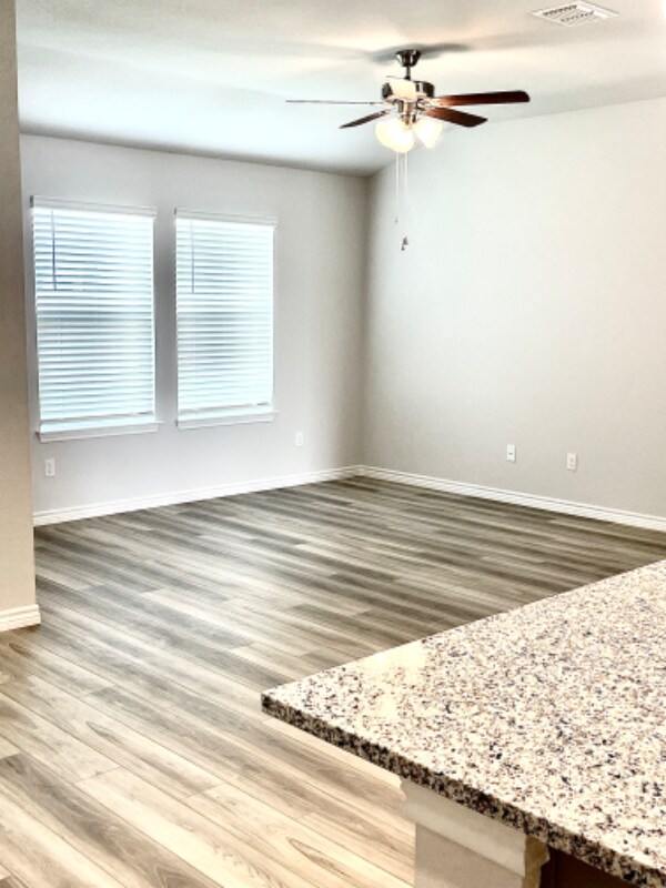 Foto del edificio - 10905 Hollister Ln