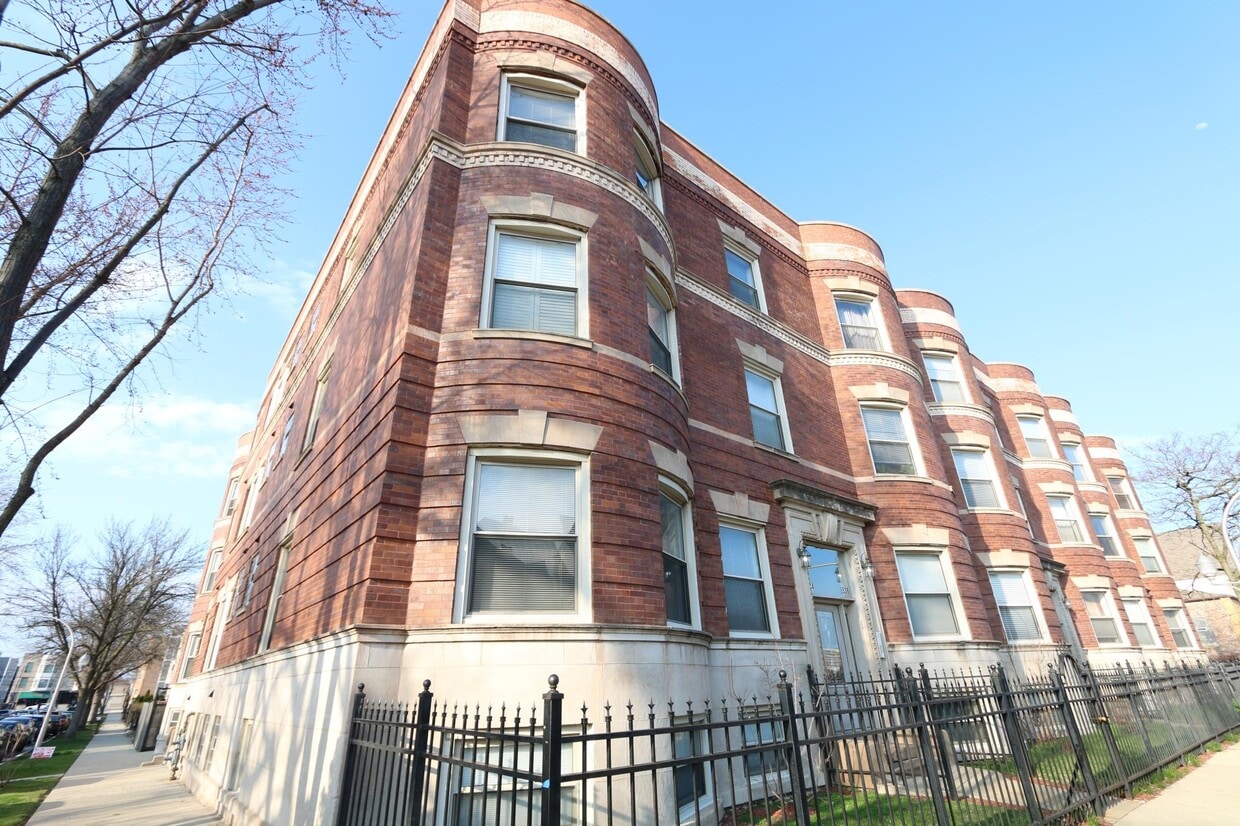 Primary Photo - 534 E 44th St