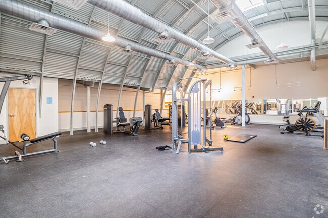 Fitness Center - Petersburg ArtistSpace Lofts