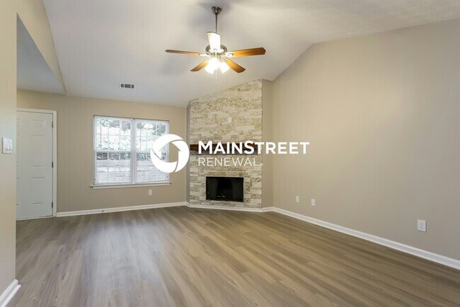 Foto del edificio - 3 Bedroom Pet-Friendly Home in Gainesville, GA with Main Street Renewal