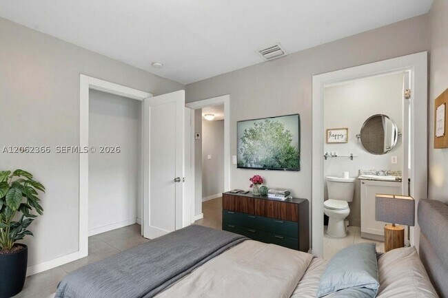 Foto del edificio - 437 NE 69th St