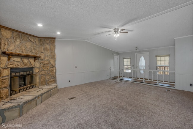 Building Photo - 409 Wildoak Dr