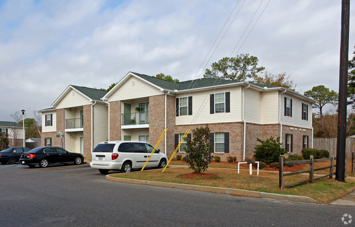 Primary Photo - Edenwood Apartments