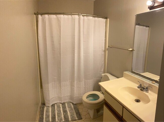 Foto del edificio - 1211 Metze Rd