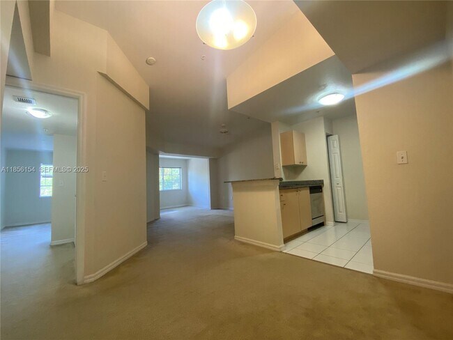 Foto del edificio - 2544 Centergate Dr