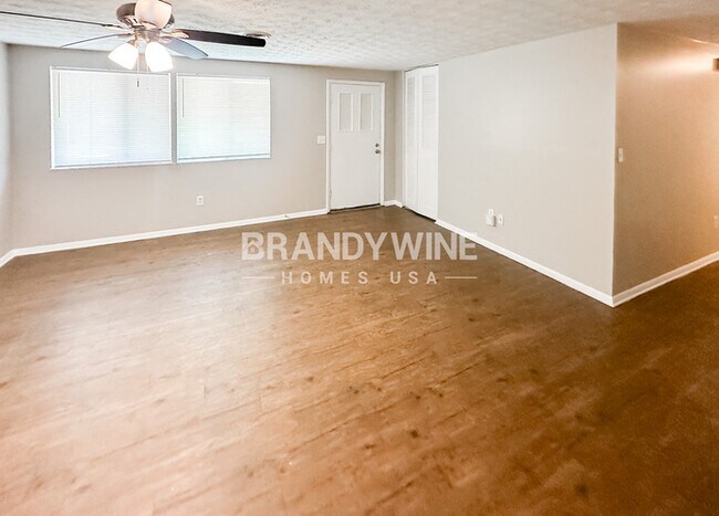 Building Photo - 3005 Forestside Ln