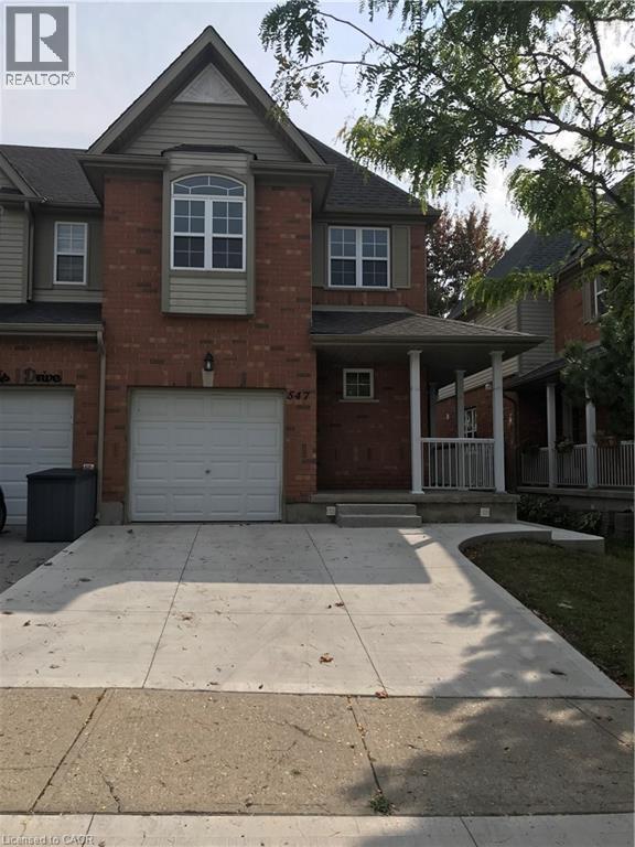 Building Photo - 547 Chablis Dr