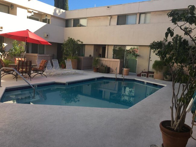 Foto del edificio - 5142 Zelzah Ave