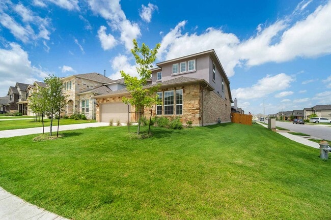 Building Photo - 1121 Sundrops St