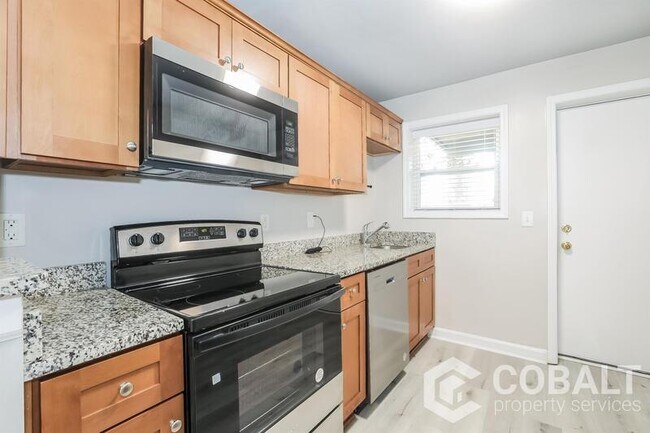 Foto del edificio - 271 Glen Iris Dr NE