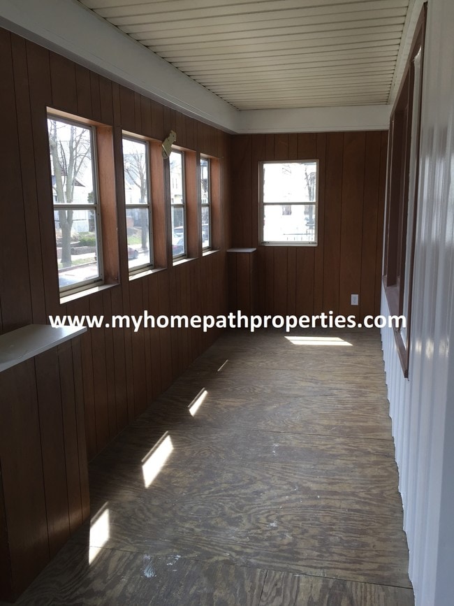 Building Photo - 2563 S 34th St