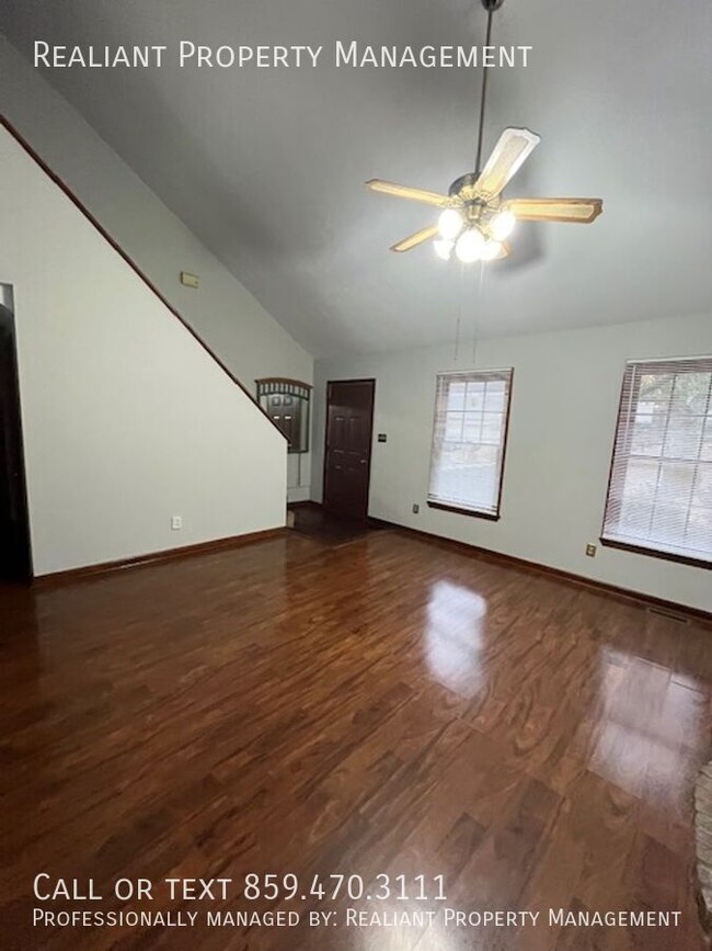 Building Photo - Huge 3 bedroom, 3 full bath home with part...