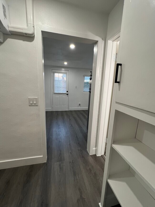 Foto del edificio - 40585 Sanalamar Dr