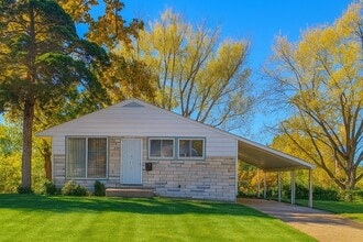 Building Photo - 277 Roderick Dr