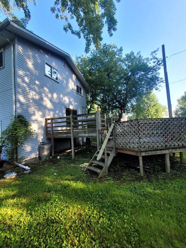 Building Photo - 4 Bedroom home in Roseville