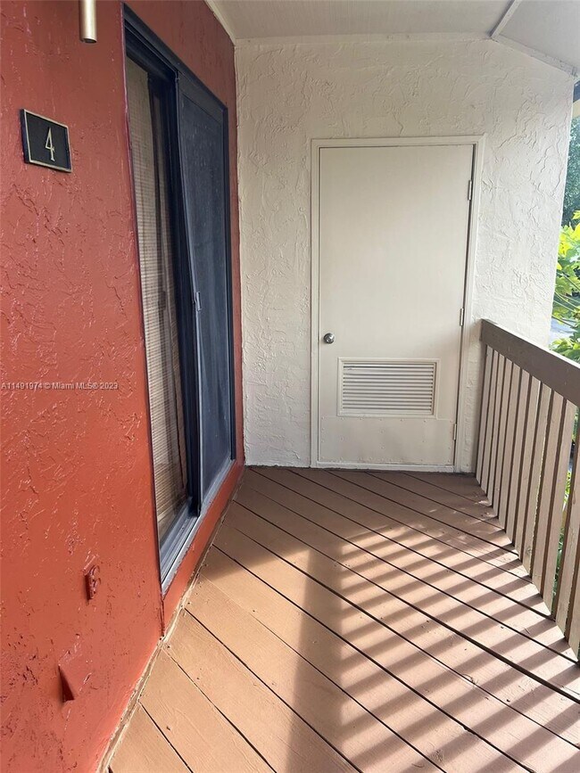 Foto del edificio - 13125 Chadwick Ct