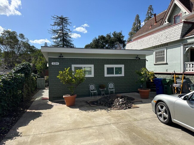 Building Photo - 124 Los Gatos Blvd